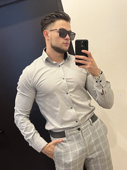 dressed up so you can rip em off?🤷🏻&zwj;♂️🤭 https://t.co/rNnSIs4q4V