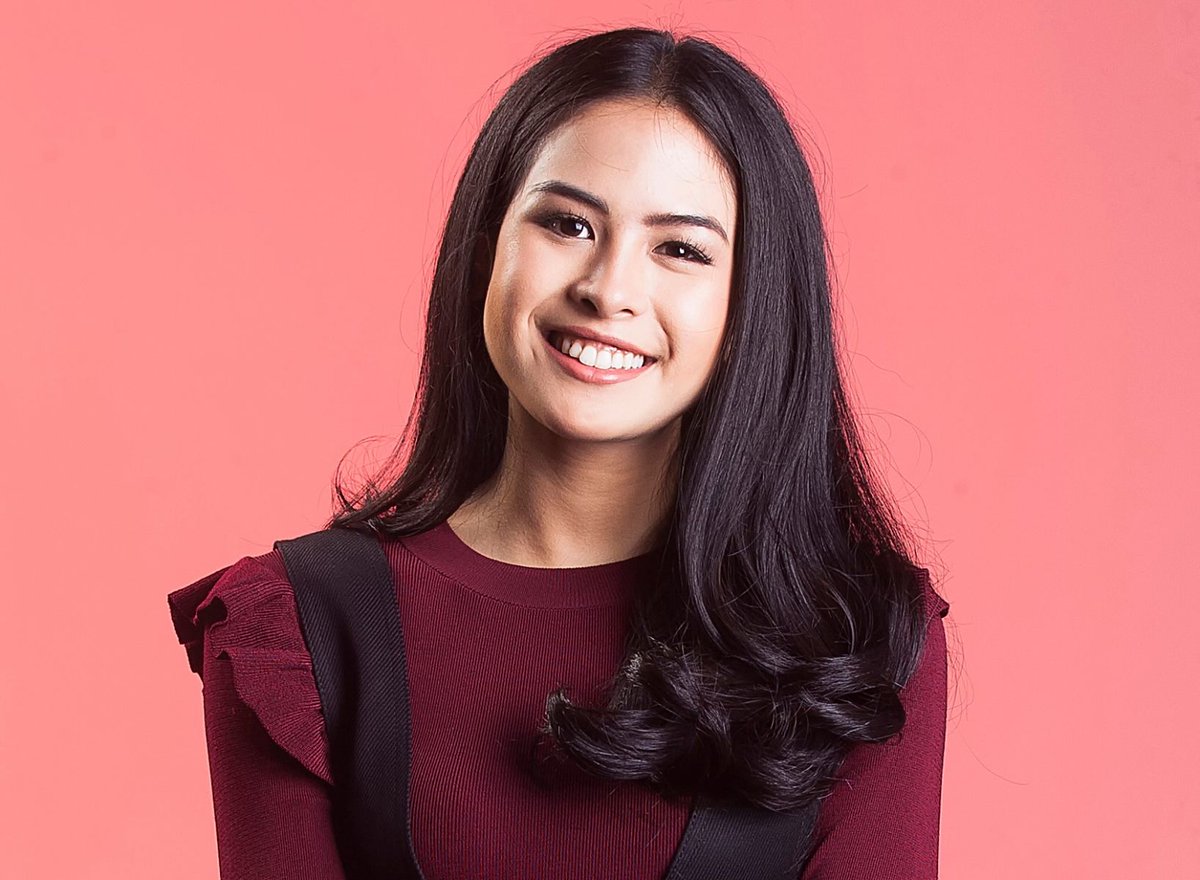 HabisNontonFilm's tweet photo. Maudi Ayunda & Kim Bum bakal berperan di film Tanah Air Kedua. Film ini kolaborasi Pemerintah Garut dgn Korsel.

Tentang kisah nyata Yang Chil Seong, warga negara Korea yg saat PD II tinggal di Indonesia. Setelah mualaf, warga Garut memanggilnya Komarudin. Dia berjuang melawan penjajah Belanda, bersama istrinya yg juga warga Garut.

Kim Bum sbg Komarudin & Maudy Ayunda jadi istrinya. Dikabarkan akan mulai produksi Oktober ini di Garut & Korsel.