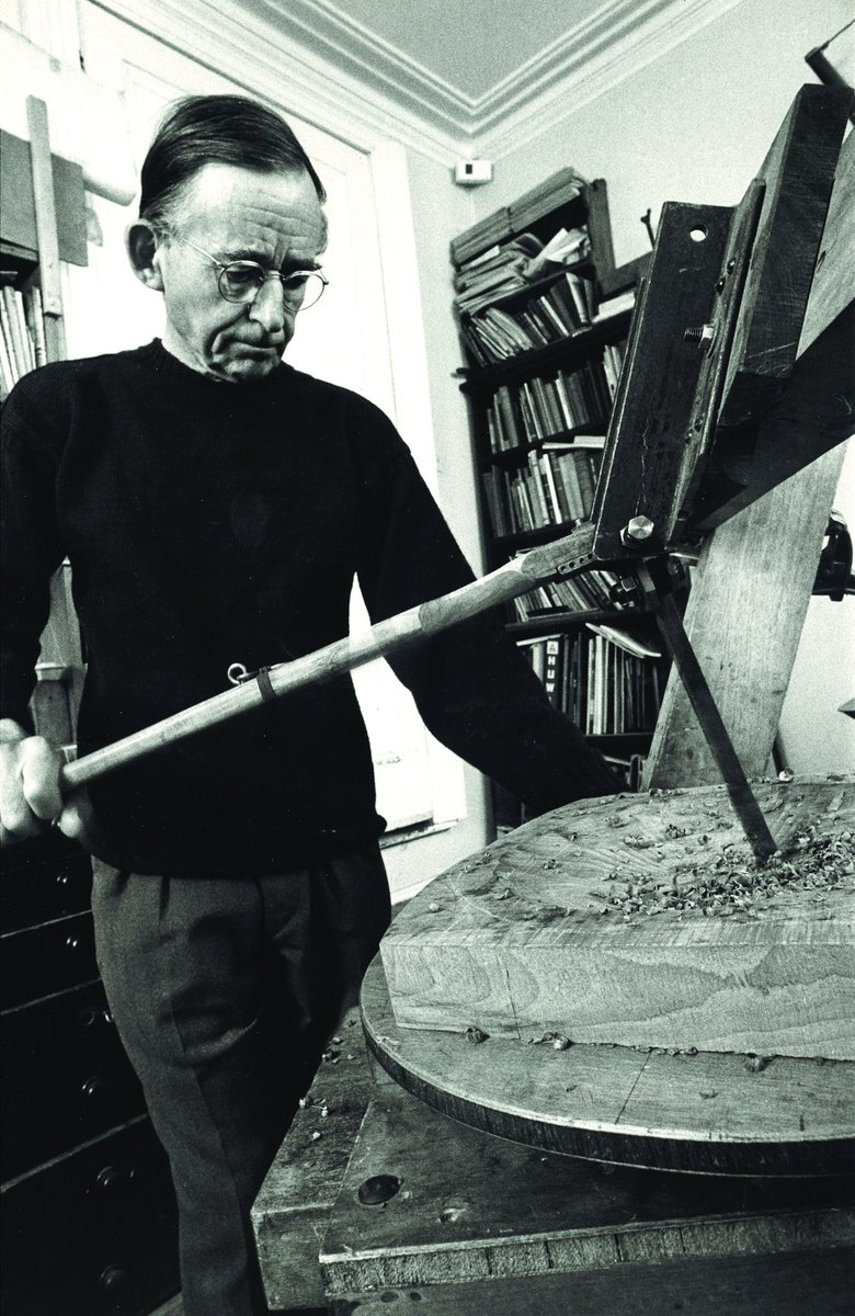 Makers respond to what has gone before, to the world around them, and to the future. Our new exhibition Lineages which opened today explores some of the threads which run through the Crafts Study Centre’s collections, connecting makers and their practices, past and present.