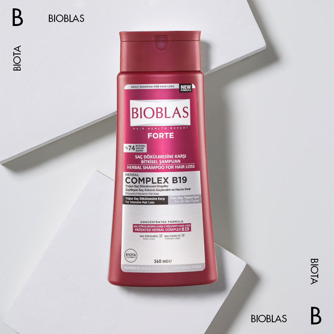 Bioblas Forte şampuan, yoğun içeriği sayesinde saç ve saçlı deriyi besleyip saçların daha canlı, güçlü ve sağlıklı olmasını sağlar. %74 bitkisel içeriği ile yoğun saç dökülmelerine karşı etkilidir. Saç köklerini besler ve saçların uzamasına ve güçlenmesine yardımcı olur.
