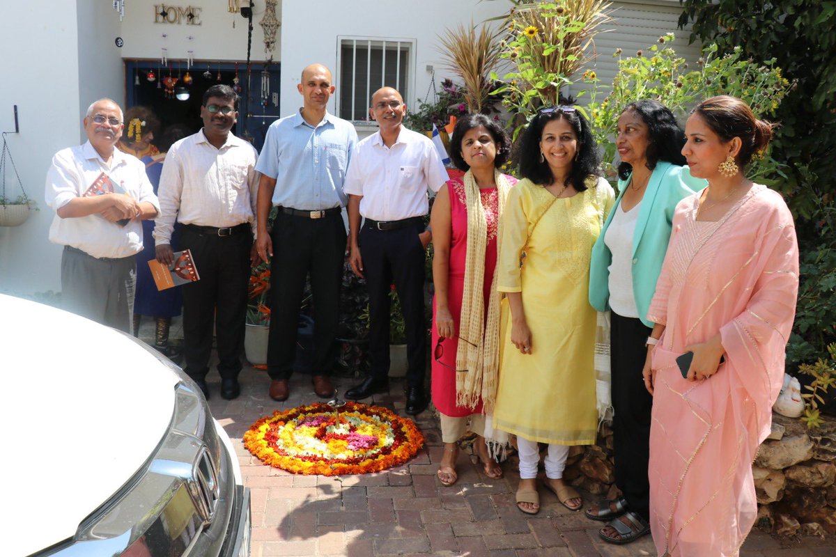 Onam is here ! 

The #Indian🇮🇳Jewish community in #Israel🇮🇱celebrated the festival of Onam with a grand feast.

Let’s celebrate the harvest festival &amp; make it a moment to remember. 

Happy #Onam!

#Onam2023 
<a href="/MEAIndia/">Randhir Jaiswal</a>