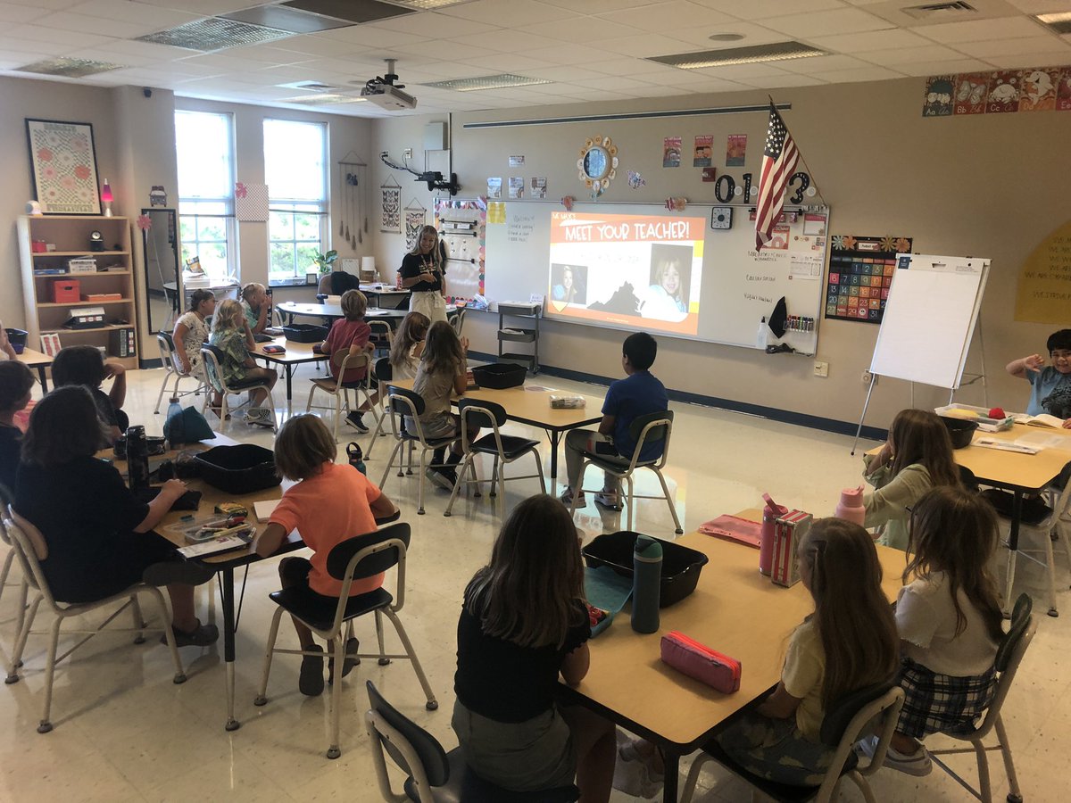 Steve_Basnight's tweet photo. Well, started the day at Cape Hatteras Elementary School and saw so many smiles! What a great way to start the first day of the 2023-2024 school year.
@Daretolearn_DCS
#DareToLearn
#learningcenteredevidenceinformed https://t.co/hSvp0gHEyG