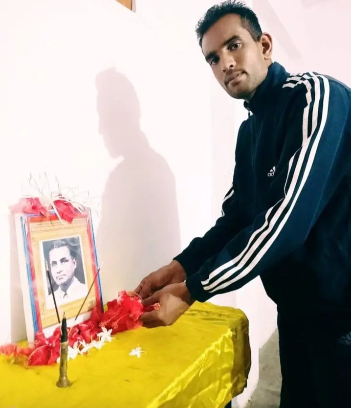 राष्ट्रीय खेल दिवस की हार्दिक शुभकामनाएं

पूरे विश्‍व में भारतीय हॉकी खेल का परचम बुलंद करने वाले हॉकी के जादूगर कहे जाने वाले मेजर ध्यानचन्द जी की जन्म जयंती के अवसर पर शत्-शत् नमन
व सभी खिलाड़ियों एवं प्रशिक्षको को राष्‍ट्रीय खेल दिवस की हार्दिक शुभकामनाएं।