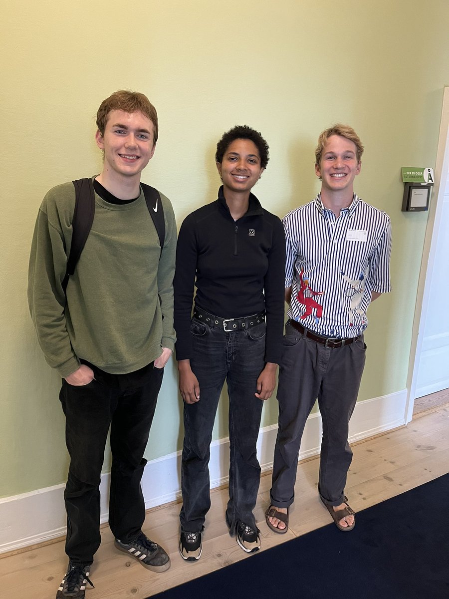 Asger_Kjaer's tweet image. @OlumekoC og @alternativet_ vil have bæredygtig uddannelse på finansloven! 
Det er vi meget glade for. Vores uddannelser skal nemlig forberede os på fremtiden og hele sektoren står klar til at tage fat på arbejdet. Det eneste vi mangler er finansieringen! #dkpol #uddpol