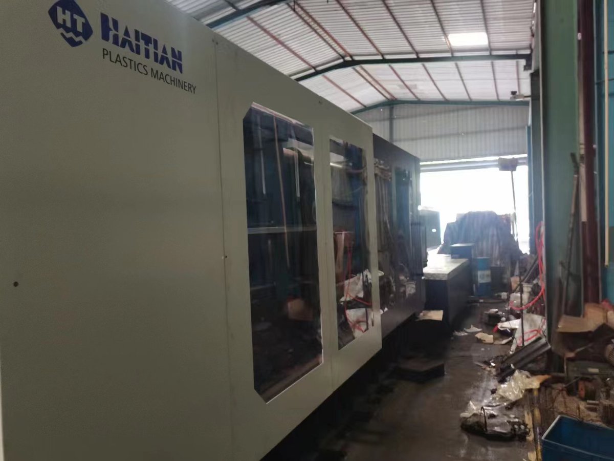 JimmyCh50899387's tweet photo. China Haitian 1000T, 2 sets of servo motor systems, tie rod 1080mm*1080mm, screw size 90mm, shot weight 3000 gram. Lowest price for sale! 
USD 55000/set.
WeChat ID: Chen13928154039
Whatsapp: 008613928154039 https://t.co/UflCJQDkCx