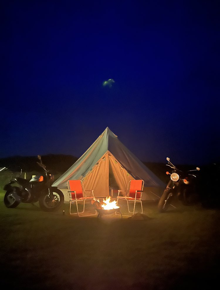Great photo from Happy Glampers staying in one of our bell tents at Lleithyr Farm, St Davids who are biking around Wales over the Bank Holiday weekend. 

#visitpembrokeshire #stdavids 
#visitwales #findyourepic #cymru 
#belltenthire #walesbytrails