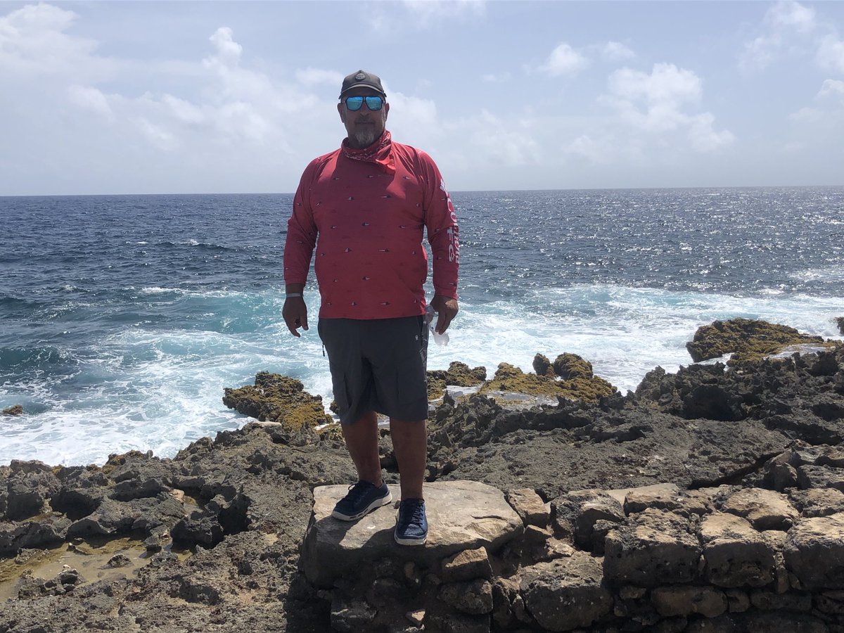 Sending some birthday love to my super fun amazing husband! Happy Birthday ⁦⁦<a href="/CoachHobart/">Brian Hobart</a>⁩ ❤️