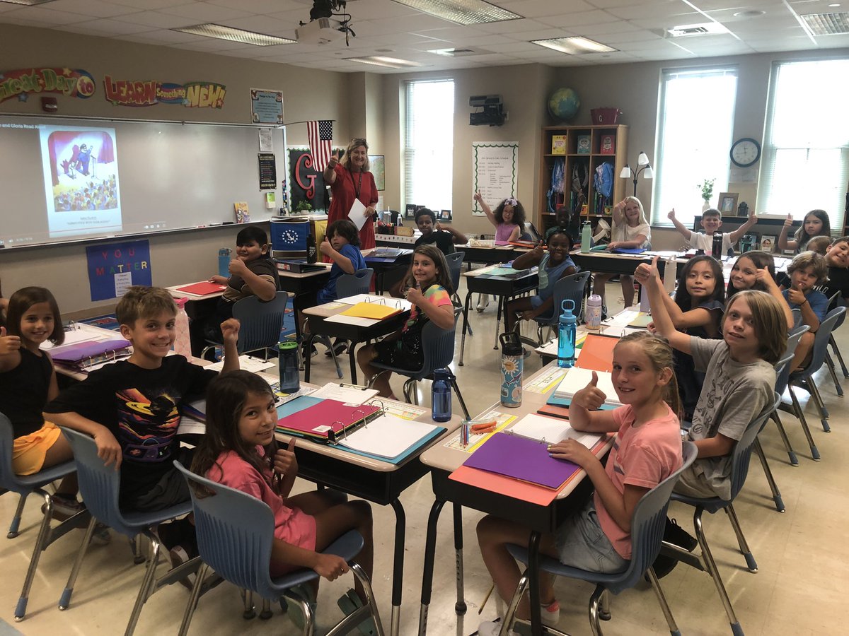 Steve_Basnight's tweet photo. After a little ride, landed at Manteo Elementary School & our @Daretolearn_DCS Principal of the Year, @principal_price, showed off all the smiles in his school. Starting to sense a theme here! Thumbs up!
#DareToLearn
#learningcenteredevidenceinformed
#targetedpurposefulspecific https://t.co/D29ZMOMCJf