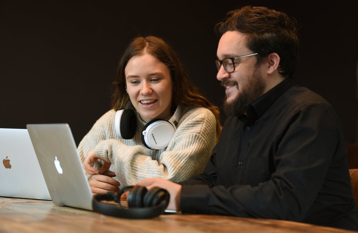 granite5ltd's tweet photo. At Granite 5 - we understand that only by collaborating effectively can our team deliver the success that is so crucial for our customers.

Together, we are greater than the sum of our parts.

#TeamWork #DigitalAgency #Collaboration https://t.co/1BUZizOGTM