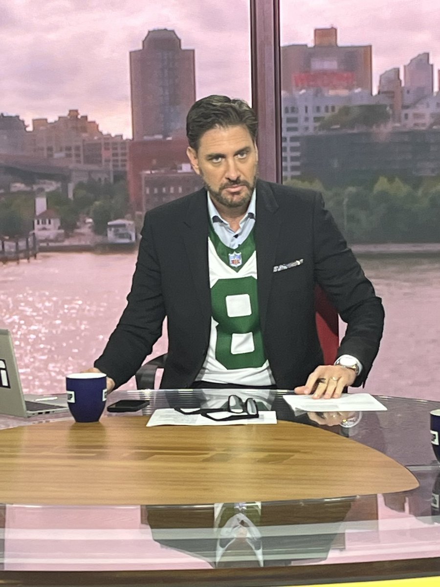 StacyGSG's tweet photo. Vibes. #Jets https://t.co/AGHs1GWdHd