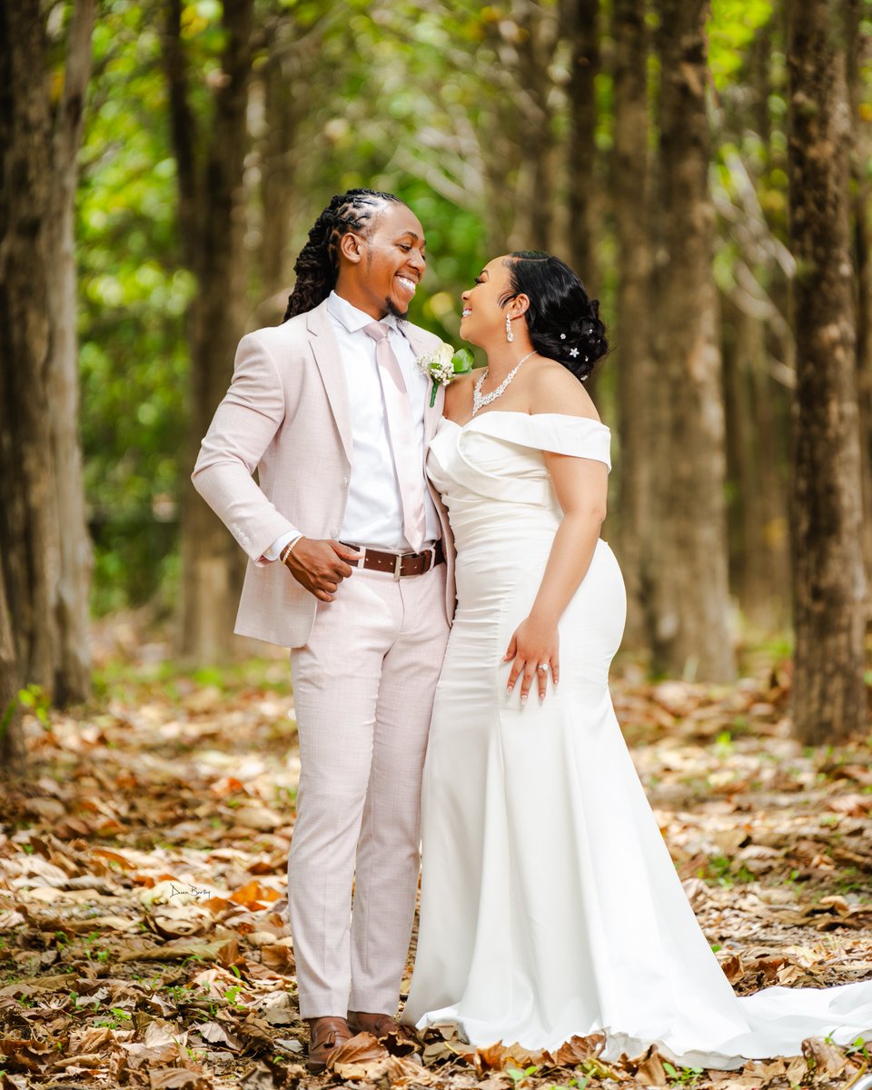 deanbartley_'s tweet photo. They'll look back on these pics and see the looks they gave each other ππ
#DeanBartley #Photography #Photographer #Photo #PicOfTheDay #PhotoOfTheDay #FormalSession #WeddingPhotographer #Wedding #WeddingDress #WeddingSuit #Bride #Groom #JamaicanPhotographer #Flowers https://t.co/XHIRvJIQIO