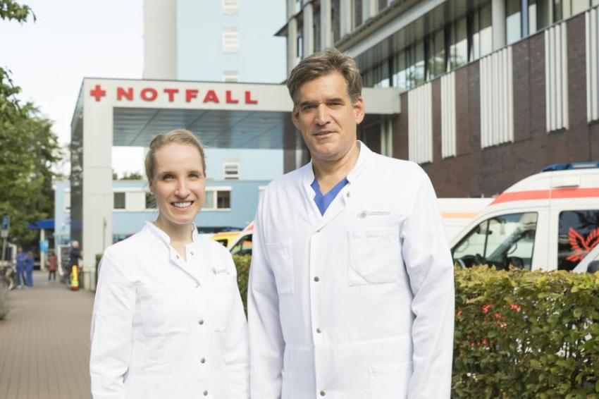 RedaktionMK's tweet photo. Wissenschaftler des #GCRC unter Führung der Klinik für #Kardiologie des @UKEHamburg (#UKE) und des
@dzhk_germany konnten nachweisen, dass die fünf klassischen kardiovaskulären Risikofaktoren die meisten Erkrankungen verursachen. https://t.co/yoy6KetJxY #Bluthochdruck https://t.co/3lUm8xu8zc