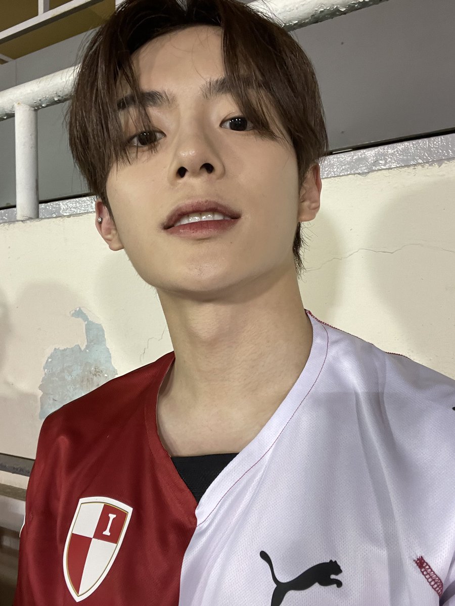 by_verivery's tweet photo. [#강민]

부산아이파크 승리~~ ㅎㅎ
함께할수 있어서 너무 기뻤어요
시축,직관 다 너무 재밌었습니다
다음에 또 갈게요

#베리베리 #베러 #강민
#승리요정 #승요 #부산아이파크 #시축 https://t.co/RB3lLRMjqp