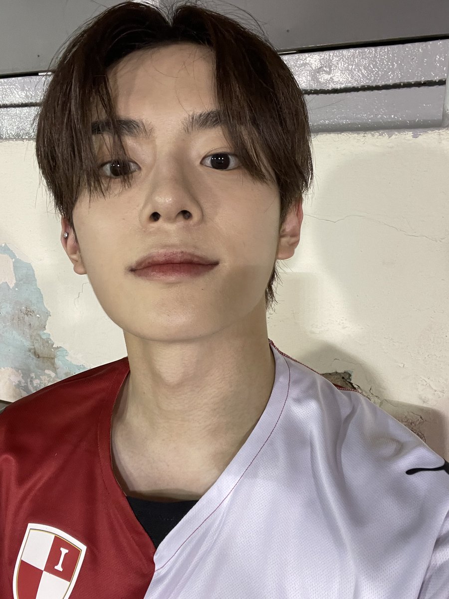 by_verivery's tweet photo. [#강민]

부산아이파크 승리~~ ㅎㅎ
함께할수 있어서 너무 기뻤어요
시축,직관 다 너무 재밌었습니다
다음에 또 갈게요

#베리베리 #베러 #강민
#승리요정 #승요 #부산아이파크 #시축 https://t.co/RB3lLRMjqp