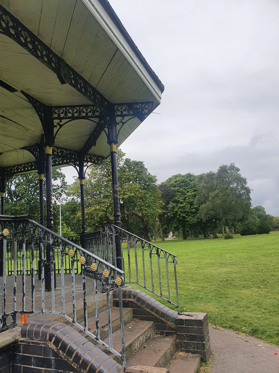YardleyWMP's tweet photo. Now I'm in Smallheath Park ๐
Spoke to some lovely people #passingthetimeofday #smallheathstreetwatch #comeandjoinin #makingadifference ๐ฎ๐ผโโ๏ธ https://t.co/Qx1fiByKJa