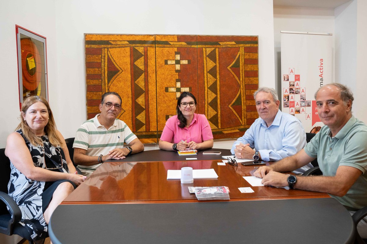 🤝Aquestes darreres setmanes la regidora d'Economia i Comerç Lupe Ferrer també s'ha reunit amb organitzacions empresarials com BNI Balears i GE Business Spain.
<a href="/BNIbaleares/">BNI Baleares</a> 
<a href="/JATormo09/">Juan Antonio Tormo</a> 
<a href="/tonifusterb/">Toni Fuster</a>