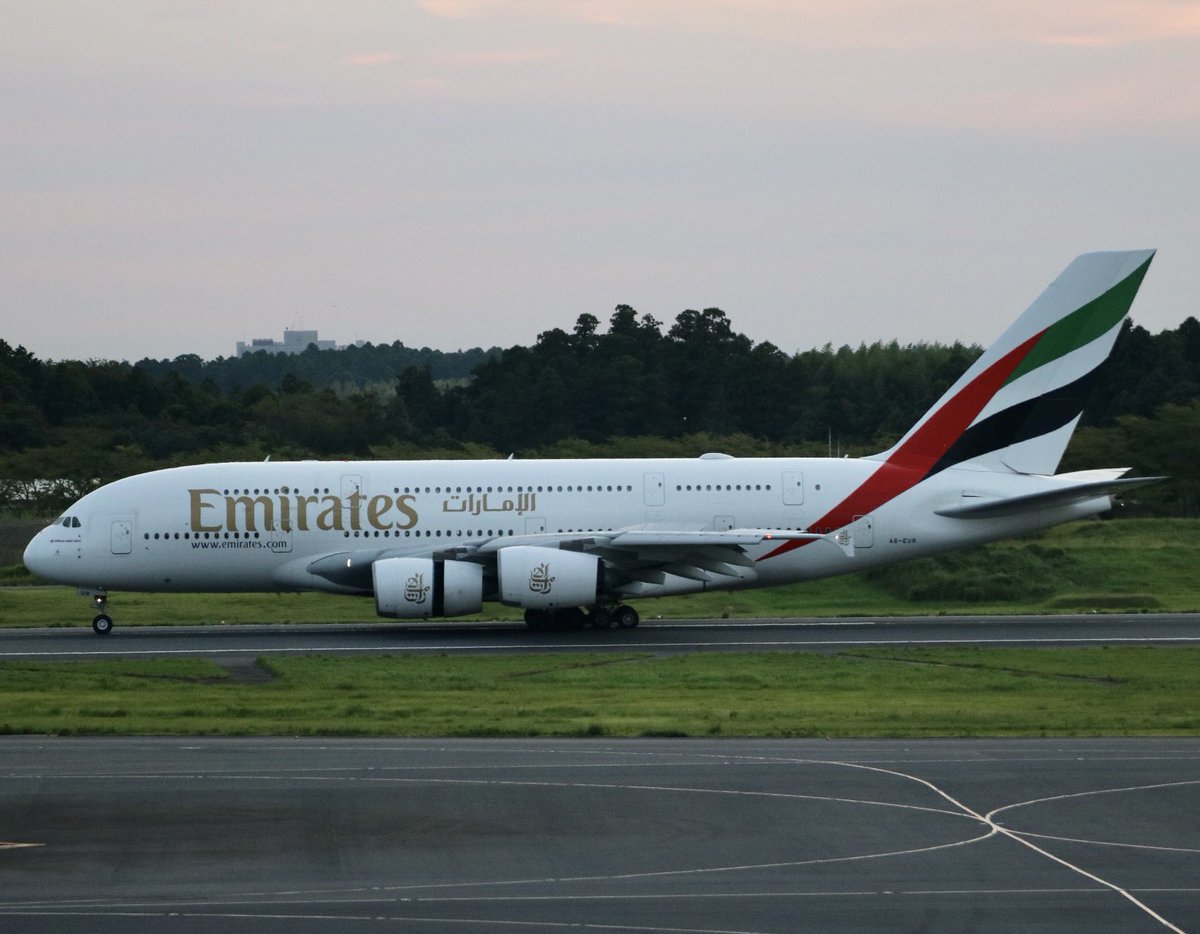 Wmineraru's tweet photo. 昨日の8/28は成田空港に遠征してました。フライングホヌとエミレーツA380見れてよかったです。747も来て楽しかった〜
#成田空港 #PJAA https://t.co/4sZRD1Hz5D