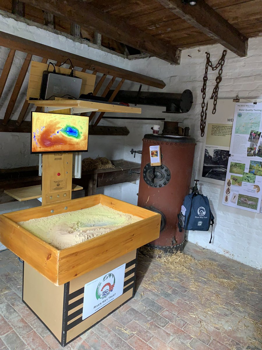 RiverWeyTrust's tweet image. The #arsandbox is in @NTRiverWey Dapdune Wharf today - last visit of the. Month !