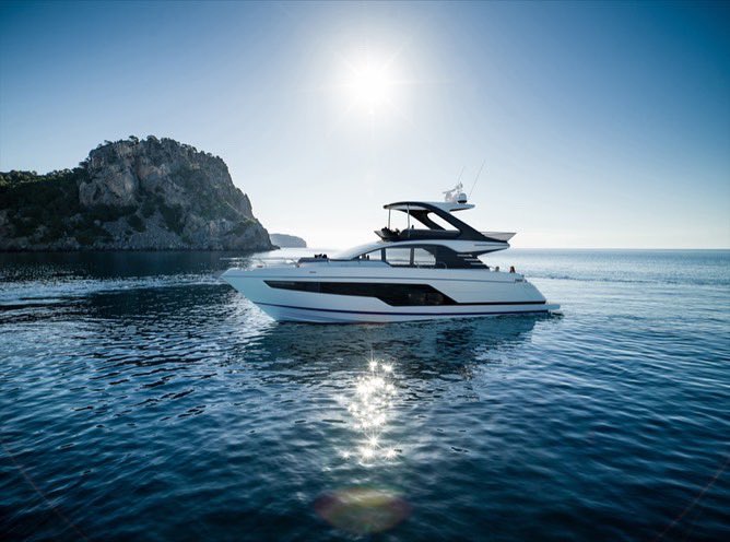 Dynamic Yachts SLU tweet media