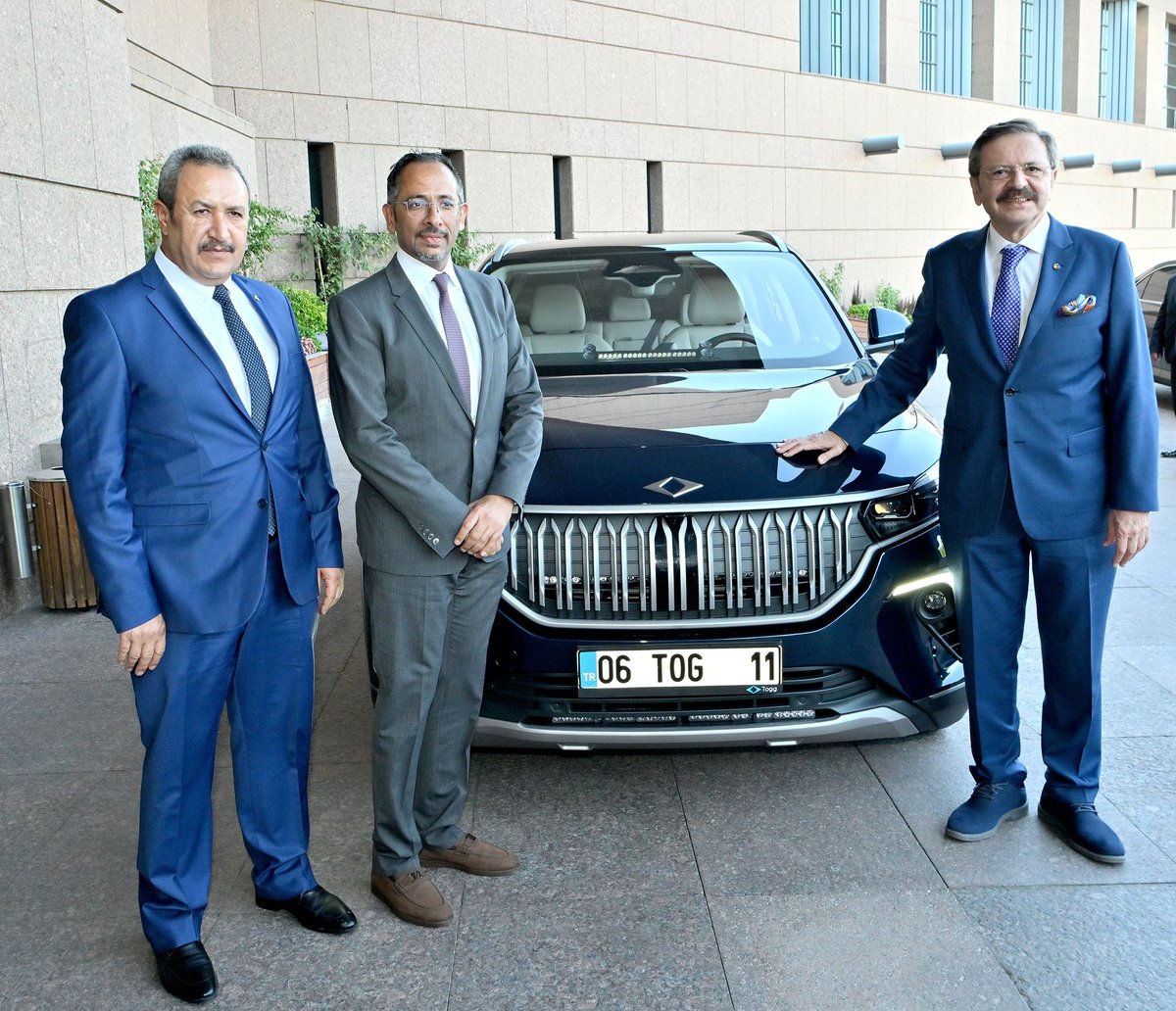 Suudi Arabistan Sanayi ve Maden Kaynakları Bakanı Bandar Alkhorayef ve beraberindeki heyetle, birlik başkanımız  <a href="/RHisarciklioglu/">Rifat Hisarcıklıoğlu</a> ev sahipliğinde çalışma toplantısında bir araya geldik. Ev sahipliği için kıymetli Başkanımıza, ilgisi için Bakan Alkhorayef’e teşekkür ediyorum.