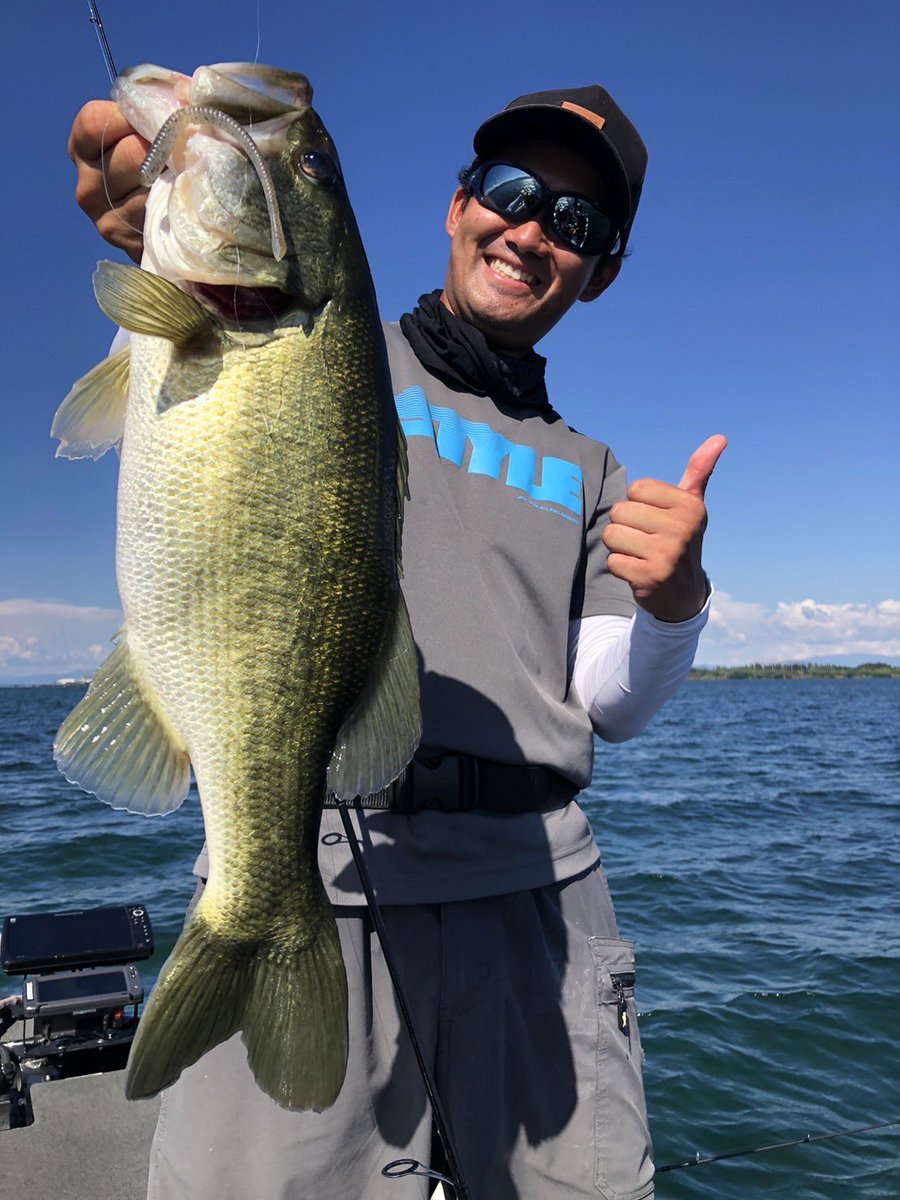 hanai_junpei's tweet photo. 土曜は同船させていただき琵琶湖へ🚤

きっちりラ���トリグ入れてやると連発でした‼️

具はトルキーストレート4.8inch 1.8gネコ🐈

厳しい時こそライトリグをきっちりやる大切さを再認識🤔

琵琶湖に出られる方はトルキーストレートのご準備を🫡

#DSTYLE #ディスタイル #トルキーストレート #琵琶湖 https://t.co/EIQvqbtlDm