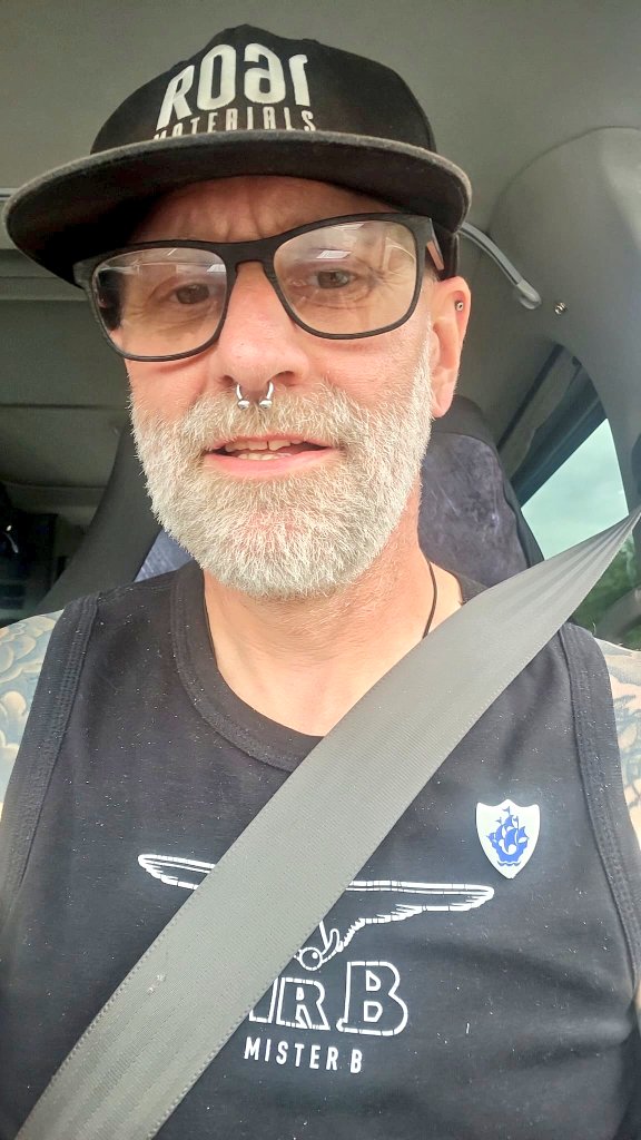 Heading Home !!!! been a busy few weeks on the road. I've met up with old friends and made new friends ... I danced, laughed Shed a tear or two,  and lots of haircuts,  but II wouldn't change it for the world.
#MentalHealthMatterr #racetosavelives #mentalhealthambassador #barber