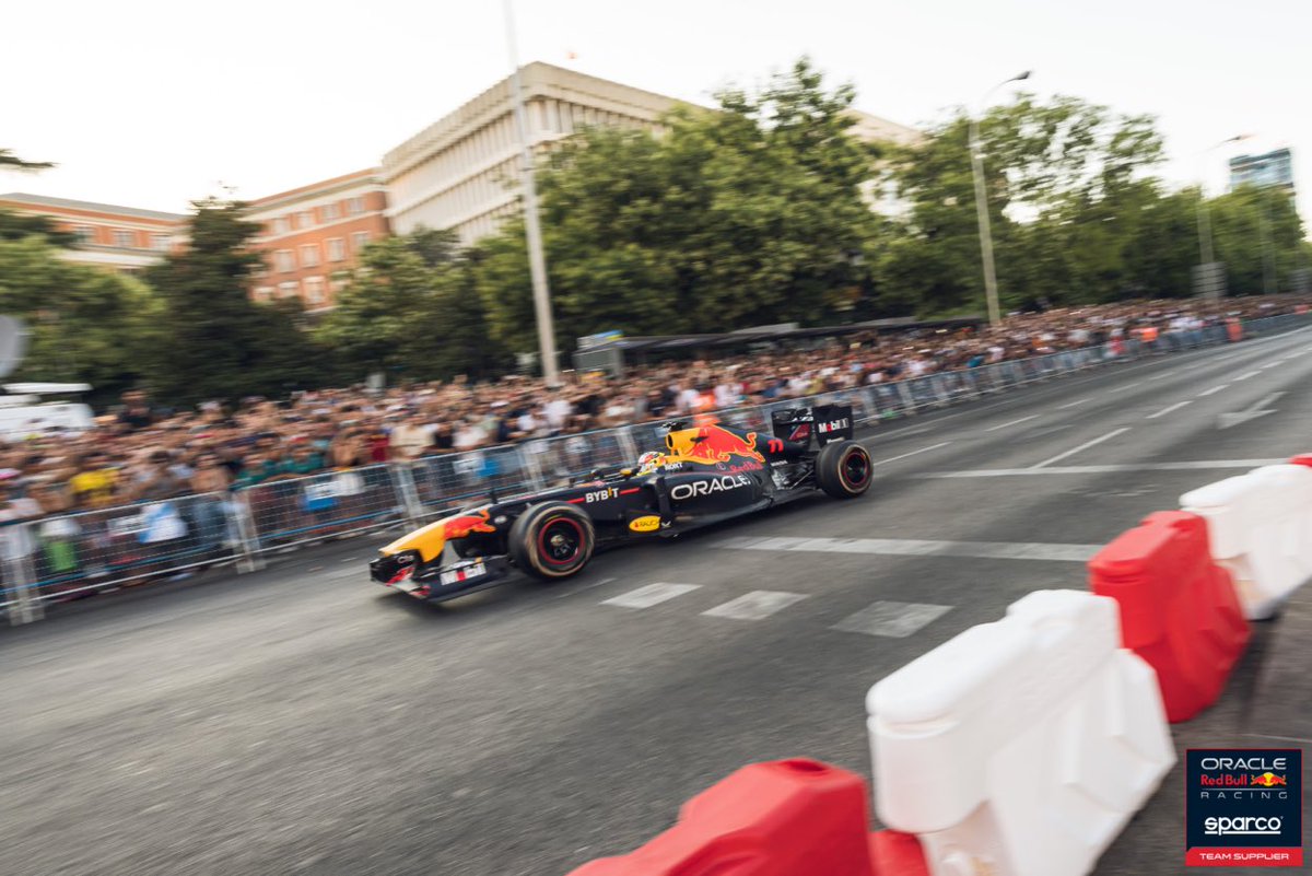 lucarallo's tweet photo. #Formula1, Endurance, Rally e #MotoGP sfilano a #Torino per la 2ª edizione di #AutolookWeek
Svelato il calendario delle esibizioni dinamiche che animeranno il centro di Torino sabato 2 e domenica 3 settembre
Ne parlo su @_thestorysquare (link nel primo commento) https://t.co/2xZmdW3HrG