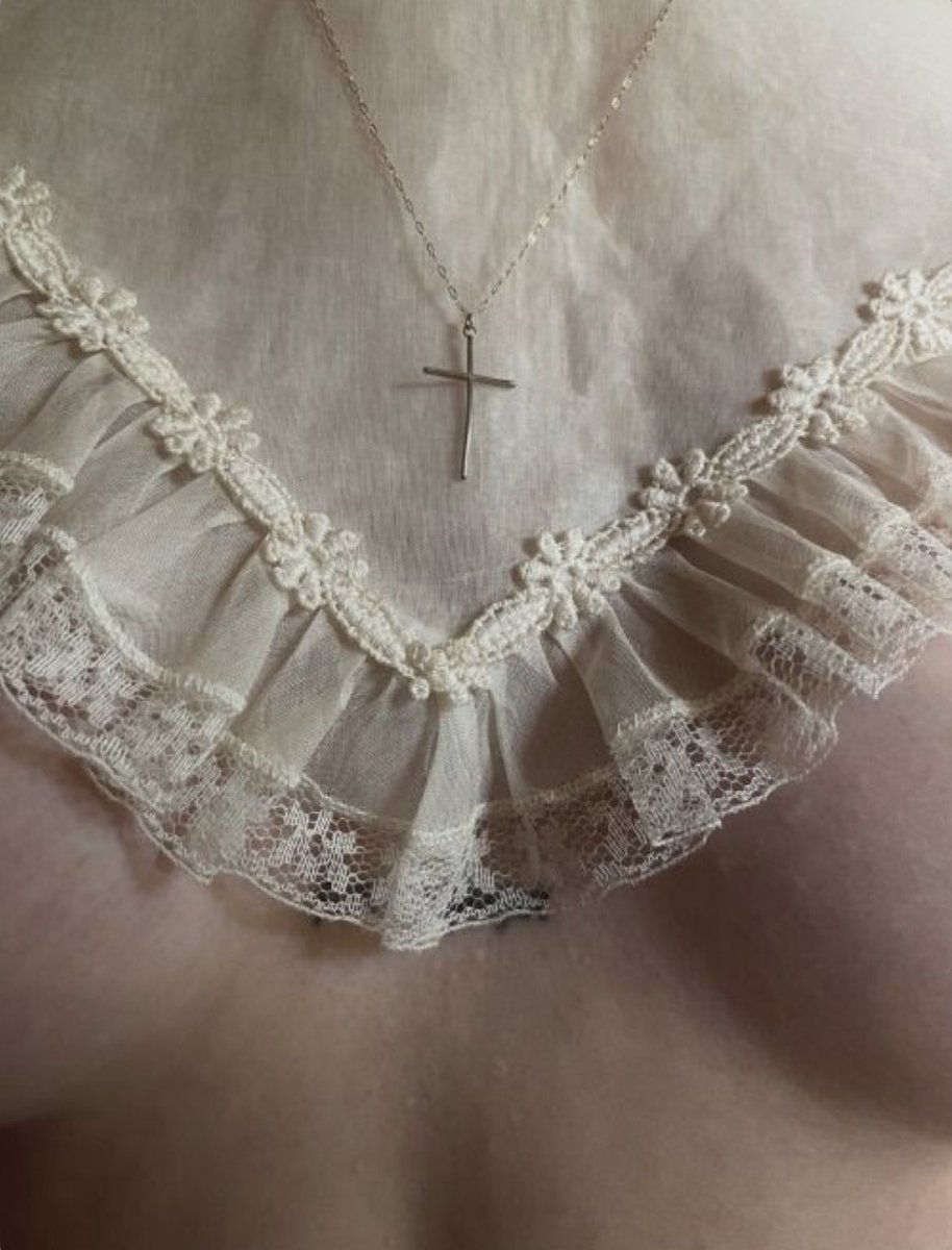 runwayinchicago's tweet image. “first celeb, outfit, quote &amp;amp; aesthetic pic on your pinterest is your vibe”