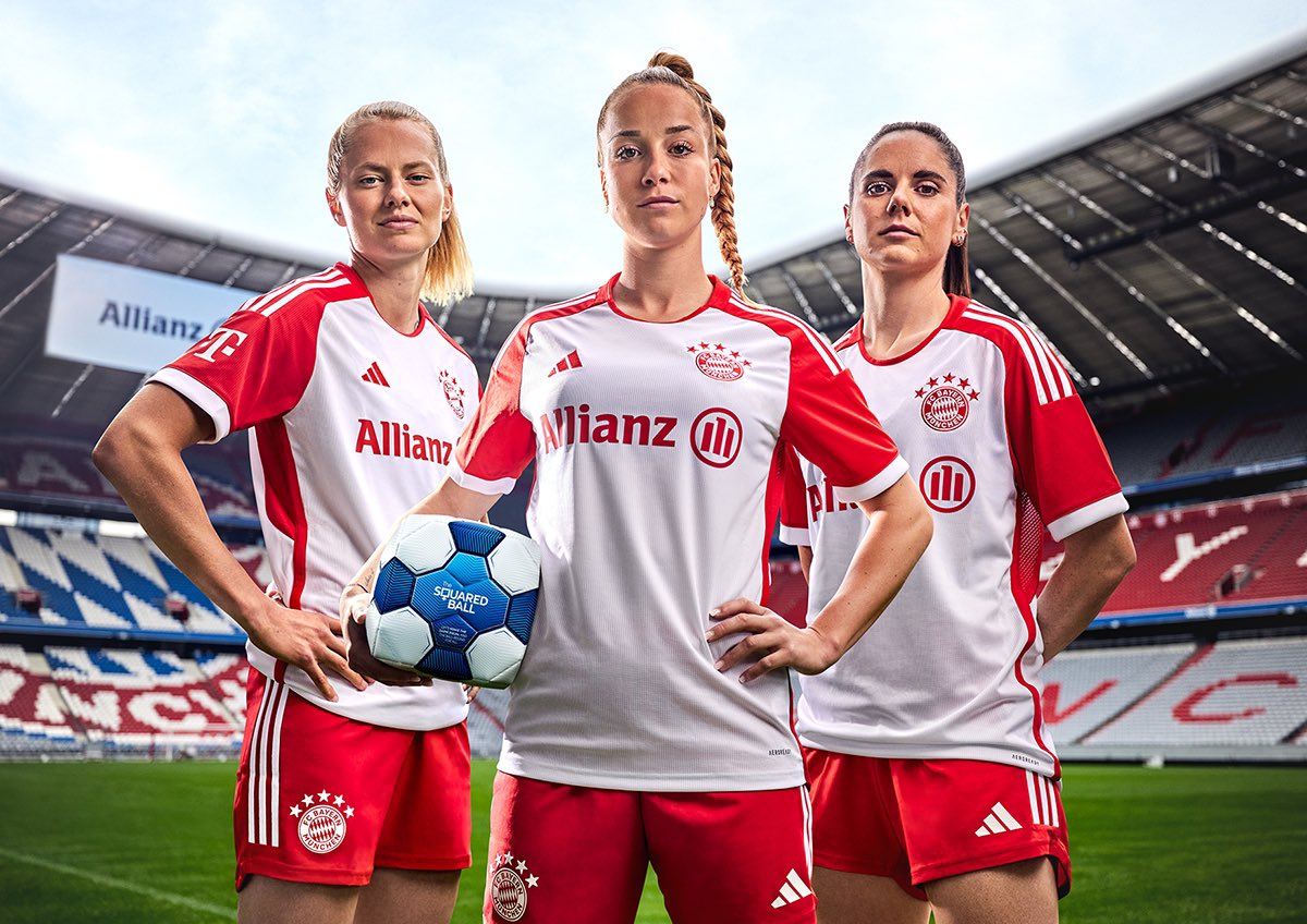 ⚽️🟦 FLASH | Le groupe d'assurance #Allianz a dévoilé un ballon de football en forme de carré pour dénoncer les inégalités hommes-femmes dans le football professionnel.

👉 Le ballon affiche également des informations et données chiffrées sur les inégalités. Plus d'une femme sur