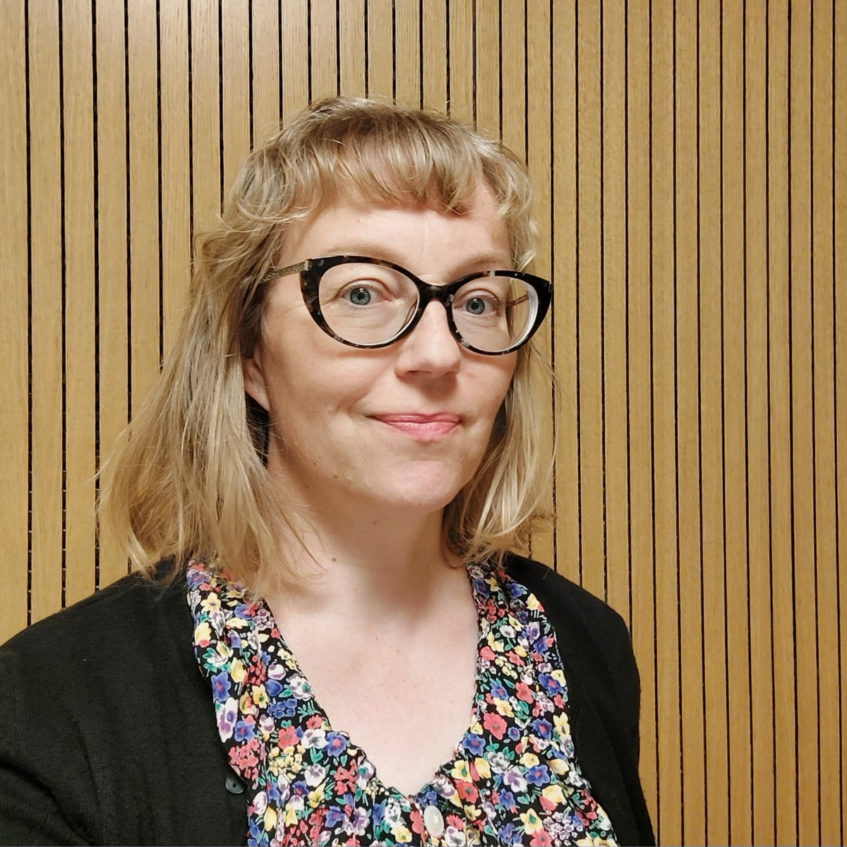 UniTurku's tweet photo. Humanistisen tiedekunnan Hiiskuttua-verkkojulkaisu on saanut uudet päätoimittajat. Lehteä luotsaavat eteenpäin Hanna-Mari Kupari @kuparimari ja @PaiviLeinonen - tutustu uusiin kasvoihin!

#hiiskuttua @UniTurku

https://t.co/l0qkibUN8r https://t.co/Koo0jWiB4N