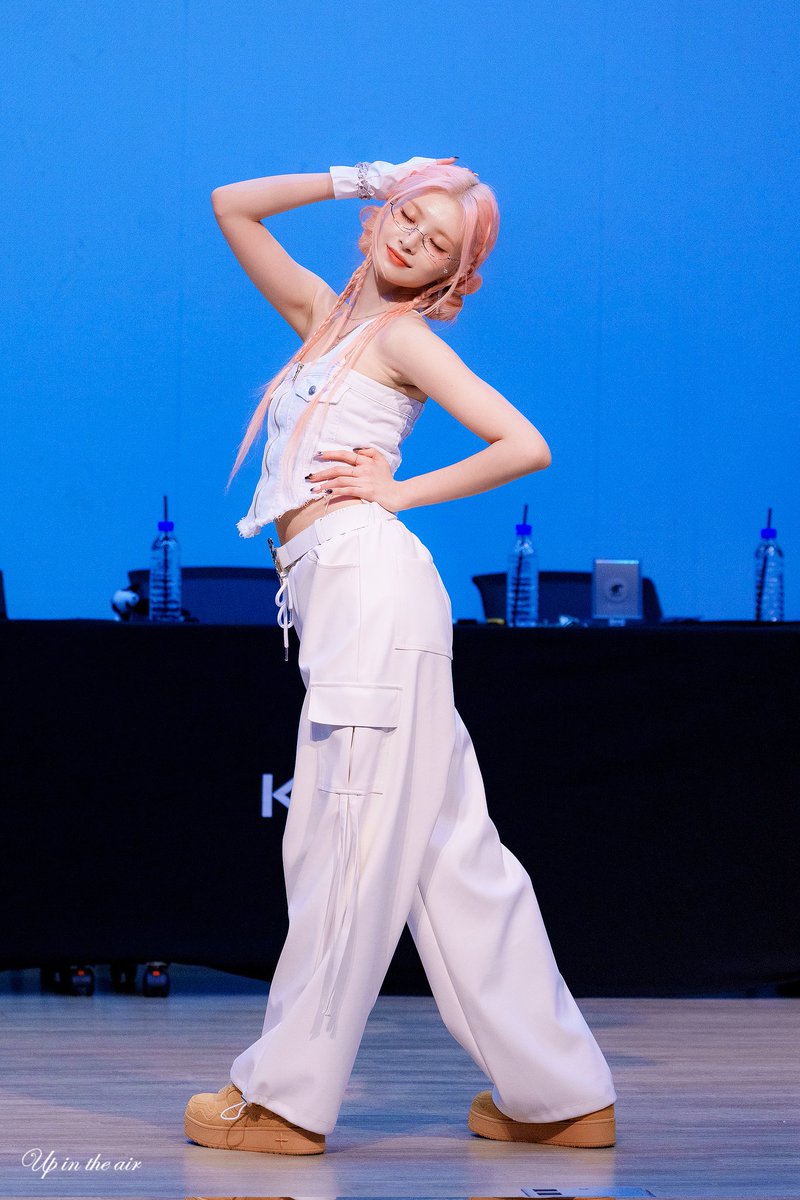 230825 송도아트홀 팬사인회

포토타임 이런이 

#왕이런 #이런 #yiren #에버글로우 #EVERGLOW