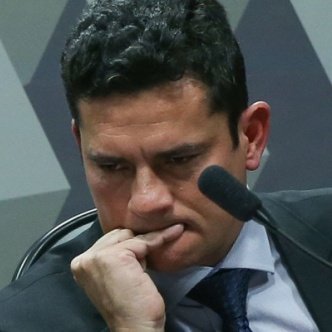 🚨 Urgente: l  Mandato de Sergio Moro deve ser cassado! Justiça do Paraná retoma processo de cassação do senador e intima partidos. Ex-juiz da Lava Jato, Moro é acusado de fraudar sistema eleitoral ao praticar abuso do poder econômico nas eleições para o Senado. De acordo com O