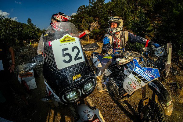 EndurocuCom's tweet photo. TransAnatolia bu yıl Samsun’dan start alacak! TransAnatolia, 2-9 Eylül 2023 tarihleri arasında 13. kez yapılacak. Cumhuriyet'in 100. yılına özel hazırlanan yarış rotası Samsun-İzmir arasında düzenlenecek. Yarış hakkında bilgiler...  https://t.co/rX36nLrcA5 https://t.co/anlJvtE3L1