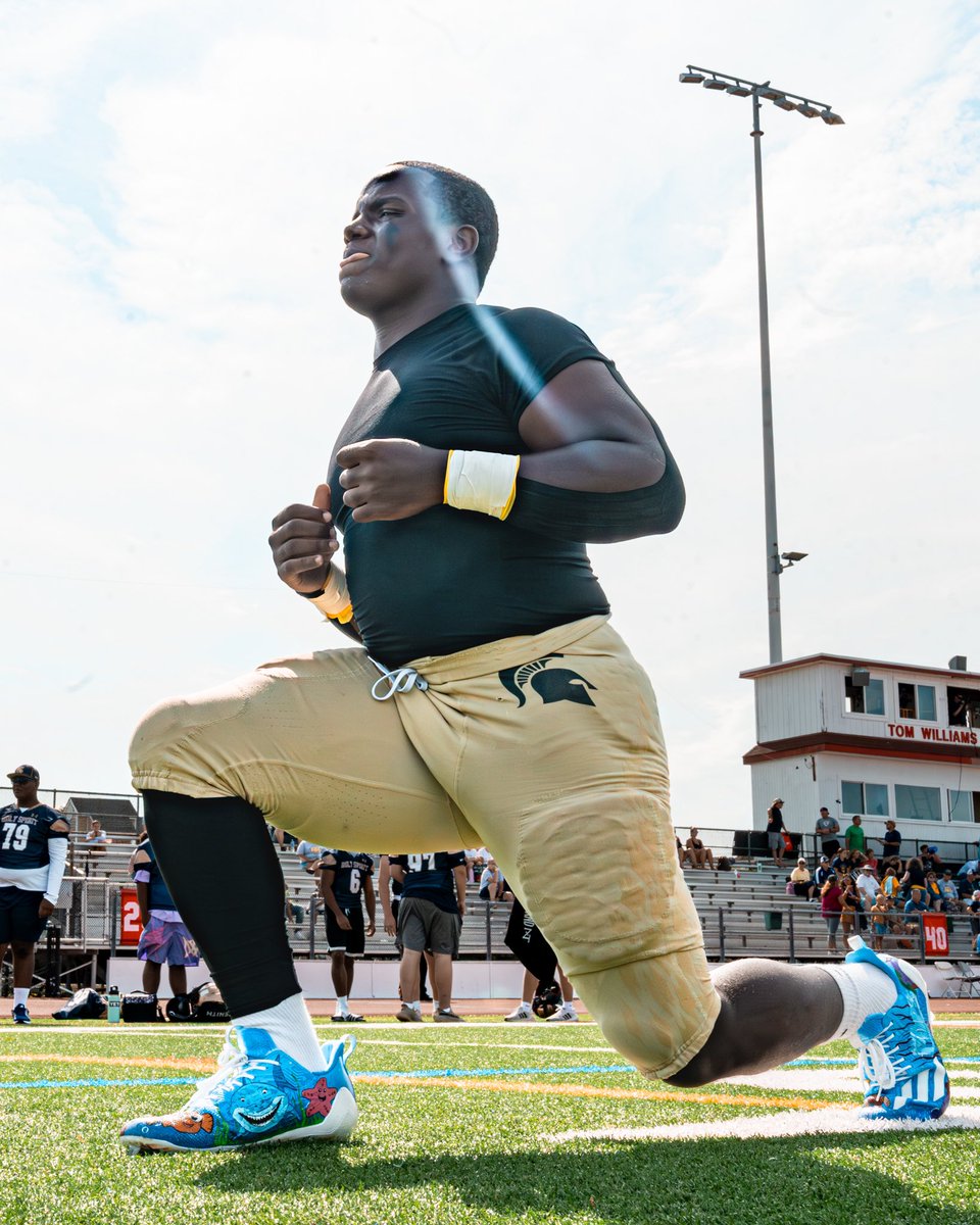 Leek Sneaks | Cleat Customizer tweet media