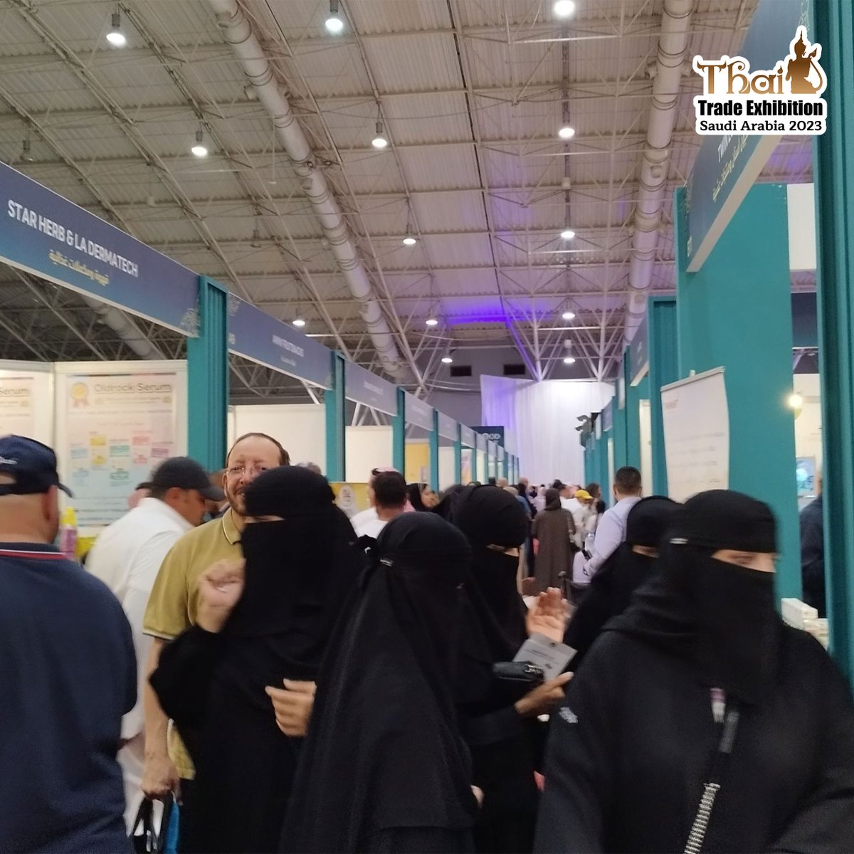 EatConnection's tweet photo. รวมภาพบรรยากาศภายในงาน Thai Trade Exhibition Saudi Arabia 2023 งานแสดงสินค้าที่รวบรวมสินค้าและบริการจากประเทศไทย ต่อยอดความสำเร็จของธุรกิจ เปิดตลาดอาหรับ

ข้อมูลเพิ่มเติม
https://t.co/SrD3I0xnAa

#ThaiTrade #ThaiTradeExhibition
#ซาอุดีอาระเบีย #ตะวันออกกลาง
#งานแสดงสินค้า https://t.co/h2wULi5qWD