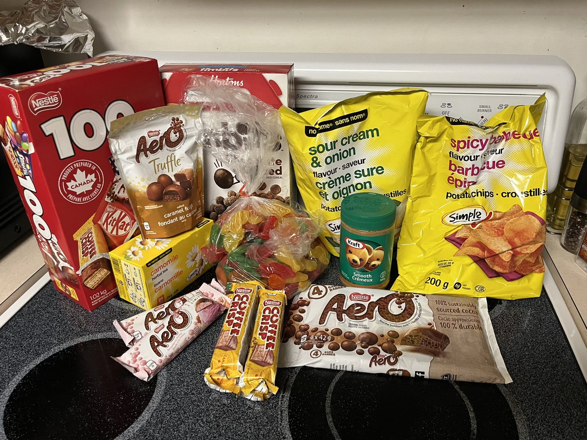 KatieHunzinger's tweet photo. Received the holy grail of Canadian care packages from @shesabrykhouse. My diet will consist of 50% aero bars for the next month! #nonamebrand https://t.co/OgO0nOPdfQ