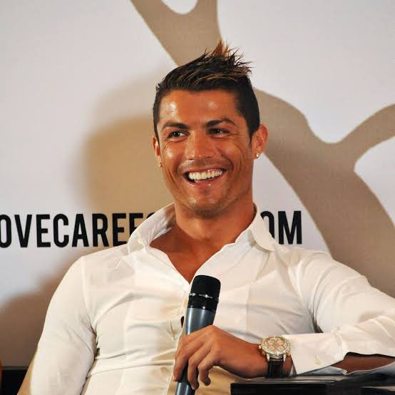 330WorldSoccer's tweet photo. The signing of Cristiano Ronaldo to the Saudi League helped broadcast the championship in 140 countries and increased the league's revenue by 650% #saudia #SaudiProLeague #malkom #alittifaka #sports #Sportnieuws #FootballKE #football #footballnews #footballnews24 #Footballplayer https://t.co/srrvhbJX5g