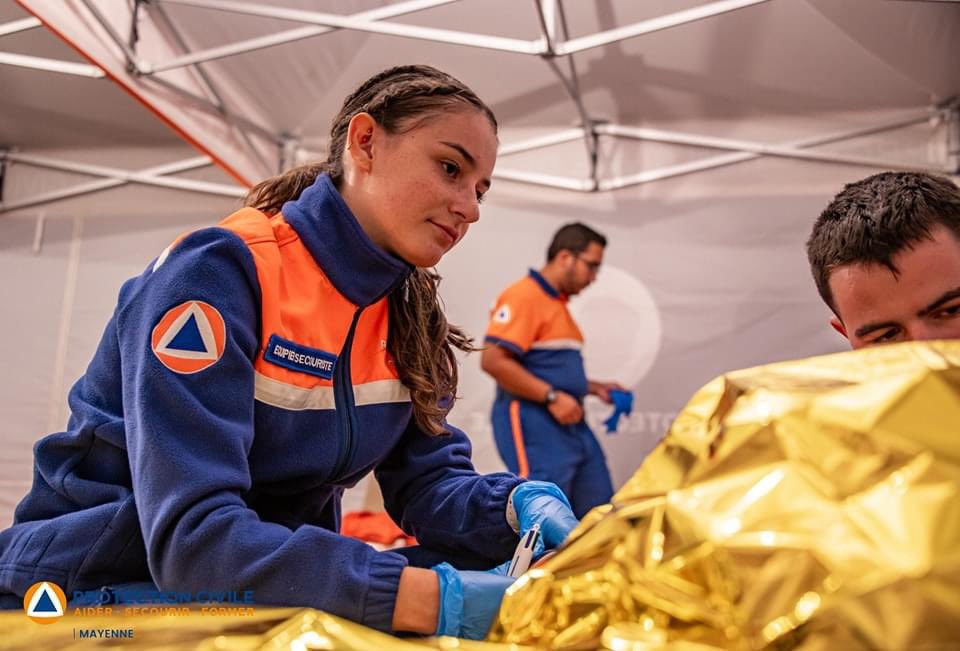 Remybesson's tweet photo. 👌Fier de mes équipes pour une organisation millimétré qui demande rigueur &amp; professionnalisme !  

🙏Merci à l’ensemble des services mobilisés ou la coopération fut une nouvelle fois parfaite ! @Prefet53 @Gendarmerie_053 @sdis53 #SAMU53 @HopitauxMayenne @chateau_gontier 
2/2 https://t.co/quTkifLuud