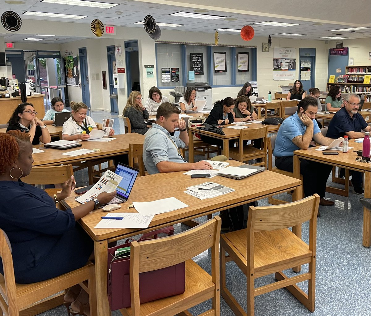 Our first SAC meeting of the year was a great success. Thank you to Mr. Kaminer for facilitating and for all in attendance @NDeluz @MichaelCrumAp @TeKreshiaJ @omniptsajaguars @RachelCapitano @southPbcsd