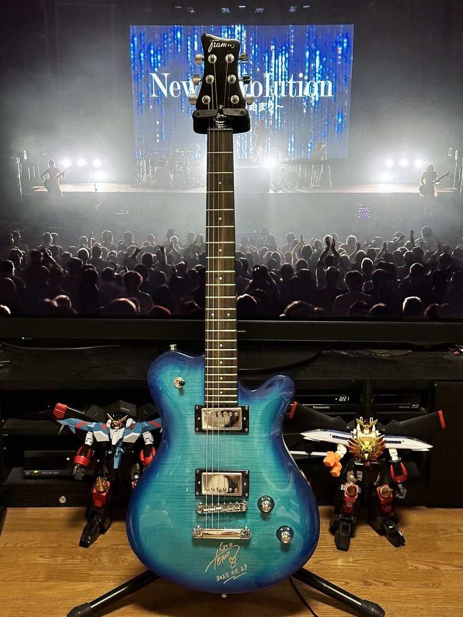 kyouandrin's tweet image. #とびきりのブルーを魅せて下さい
#Framus
#TOMOZO