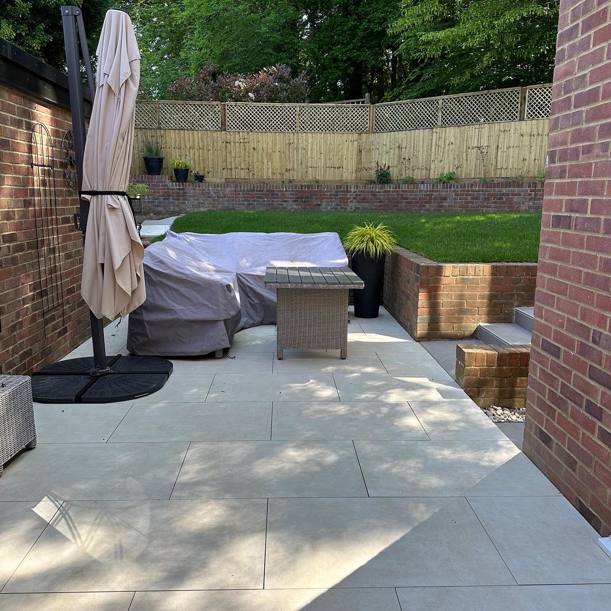 RoyaleStones's tweet photo. Eclipse Ivory Outdoor Tiles- 900x600x16mm. Beautiful project pictures shared by happy customers.  

If you're interested in achieving a similar look, check out the link below:  https://t.co/f1xKpvee5j 

#porcelainpaving #outdoortiles #pavingslabs #royalestones #paving https://t.co/S3uNND8E50