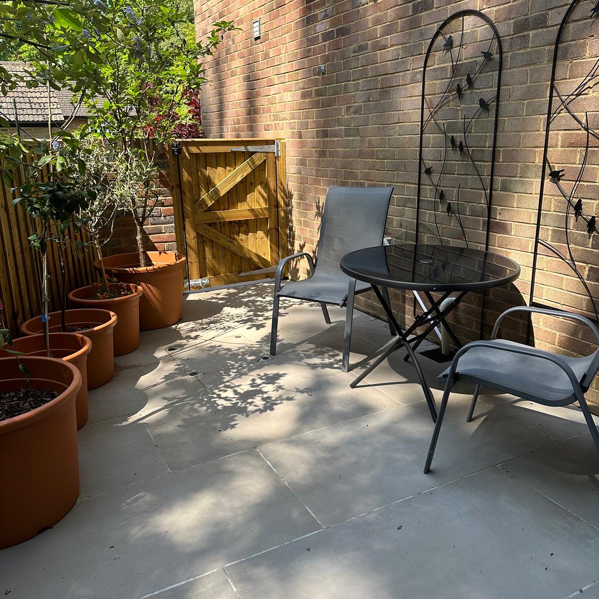 RoyaleStones's tweet photo. Eclipse Ivory Outdoor Tiles- 900x600x16mm. Beautiful project pictures shared by happy customers.  

If you're interested in achieving a similar look, check out the link below:  https://t.co/f1xKpvee5j 

#porcelainpaving #outdoortiles #pavingslabs #royalestones #paving https://t.co/S3uNND8E50