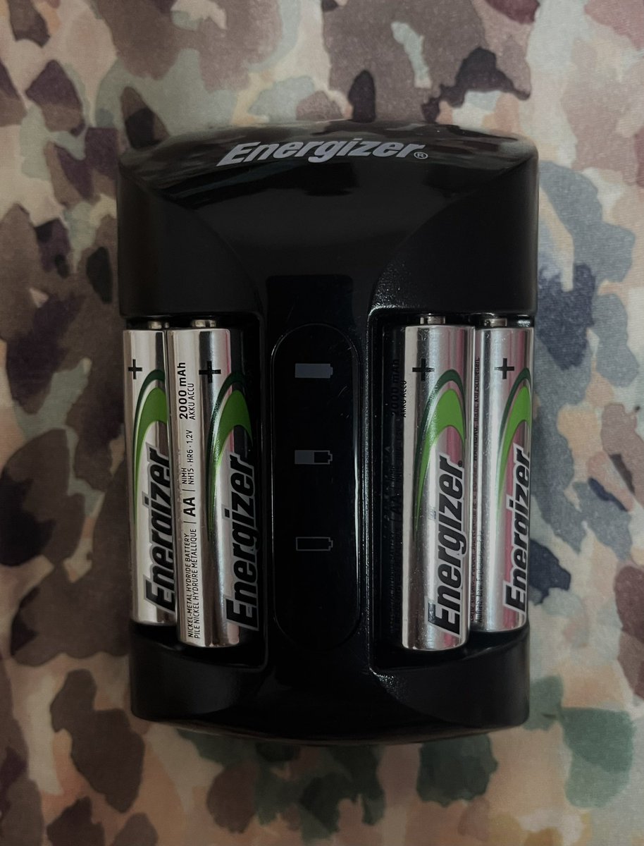 aeyaaacarts's tweet photo. wts lfb ph
4aa energizer rechargeable battery &amp; charger

— ₱1.4k + pf (bought it for ₱1,690)
— payo/24 hours (prio) or 1 week reservation w/ 30% nrdp
— 100% working; great for digicams especially canon
— used it for a couple of weeks only
— read notion 

dm me if interested https://t.co/4UVOeCYeKG