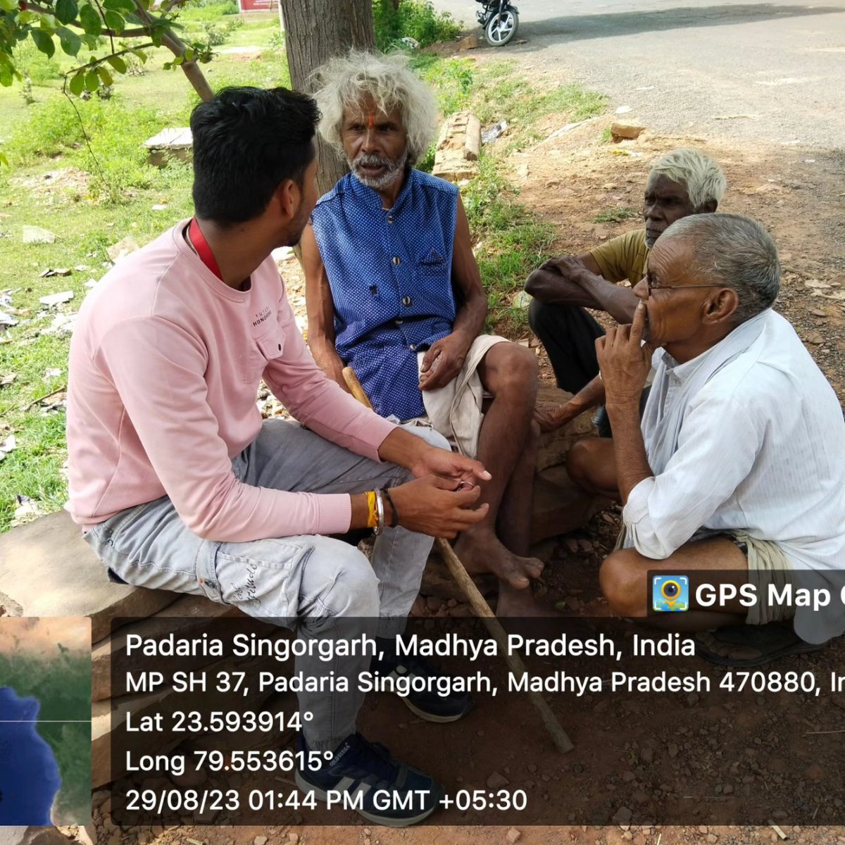 DARSHAN33049841's tweet photo. यूथ फॉर डेमोक्रेसी के तहत सर्वे किया मुख्यमंत्री जन सेवा मित्र दर्शन नामदेव ब्लॉक तेंदूखेड़ा जिला दमोह #ChouhanShivraj #CMMadhyaPradesh #CMYIP_ #cmyipdamoh #Connect_Lokesh #ansamparkMP #OfficeofSSC https://t.co/k2udvJpnSV