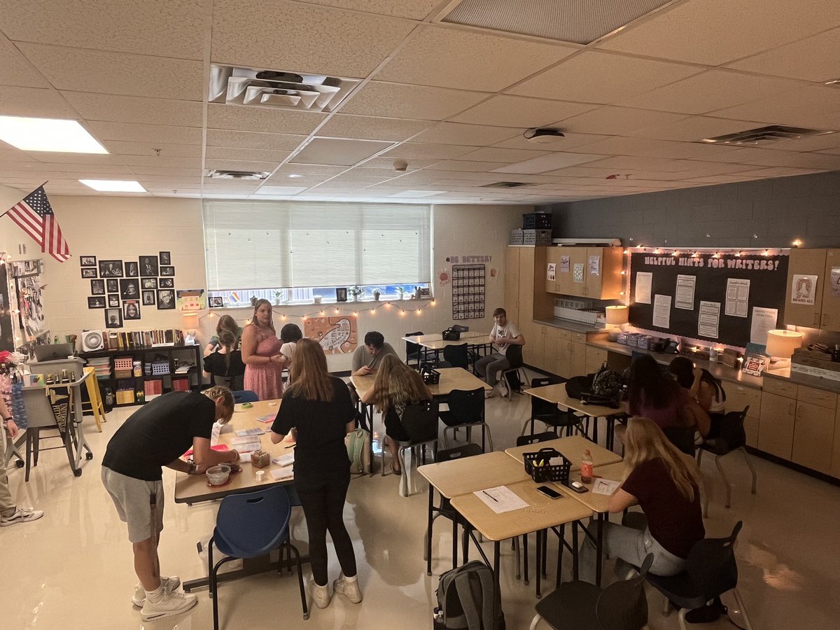 CCAHS's tweet photo. Hot off the press pics from the CCA HS Newspaper or “The Anchor” Staff!
Students were asked to make a friendship bracelet that would serve as a positive reminder for a goal they set this school year or positive mindset they wanted to practice. 💙🤍
#raisethesails #ccaclippers https://t.co/o3QZsVUAHw