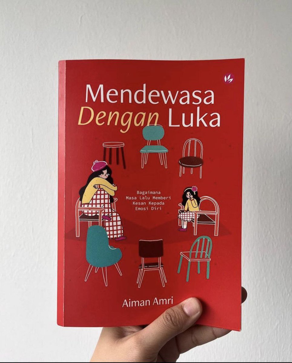AimanPsikologi's tweet photo. Buku ini bukannya untuk kita buka aib sejarah kanak-kanak kita dulu, dengan persekitaran membesar bersama mak ayah.

Bukan ya..

Tapi supaya kita dapat fahami diri kita sekarang terbentuk dari mana, sebab apa, dengan siapa dll.

Dan belajar cari jalan untuk dapat 𝘤𝘭𝘰𝘴𝘶𝘳𝘦. https://t.co/153qSRlCzM