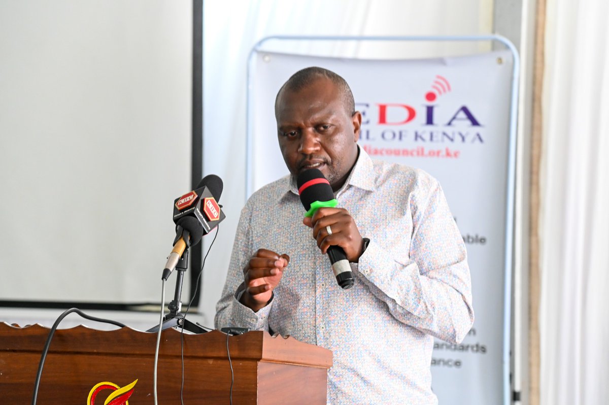 MediaCouncilK's tweet photo. The .@MediaCouncilK CEO .@DavidOmwoyo says public communications officers are the face of government and as such should be articulate while interacting with members of the public and conveying government messages. #KePCOTraining https://t.co/1Rqx5zFKiO