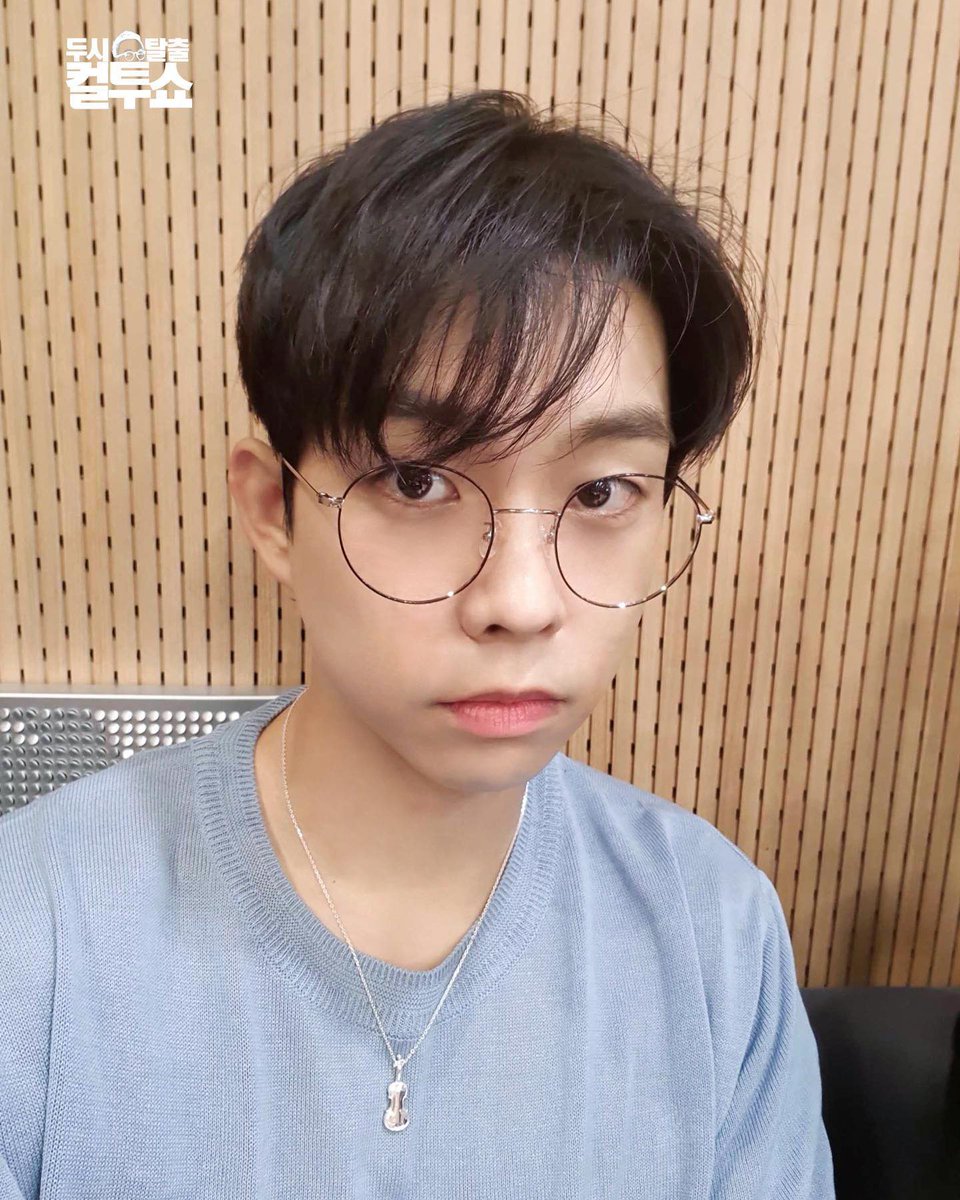 yezzanboo's tweet photo. 상엽이 목걸이 바이올린이야..? https://t.co/9eP5Nmq3kR