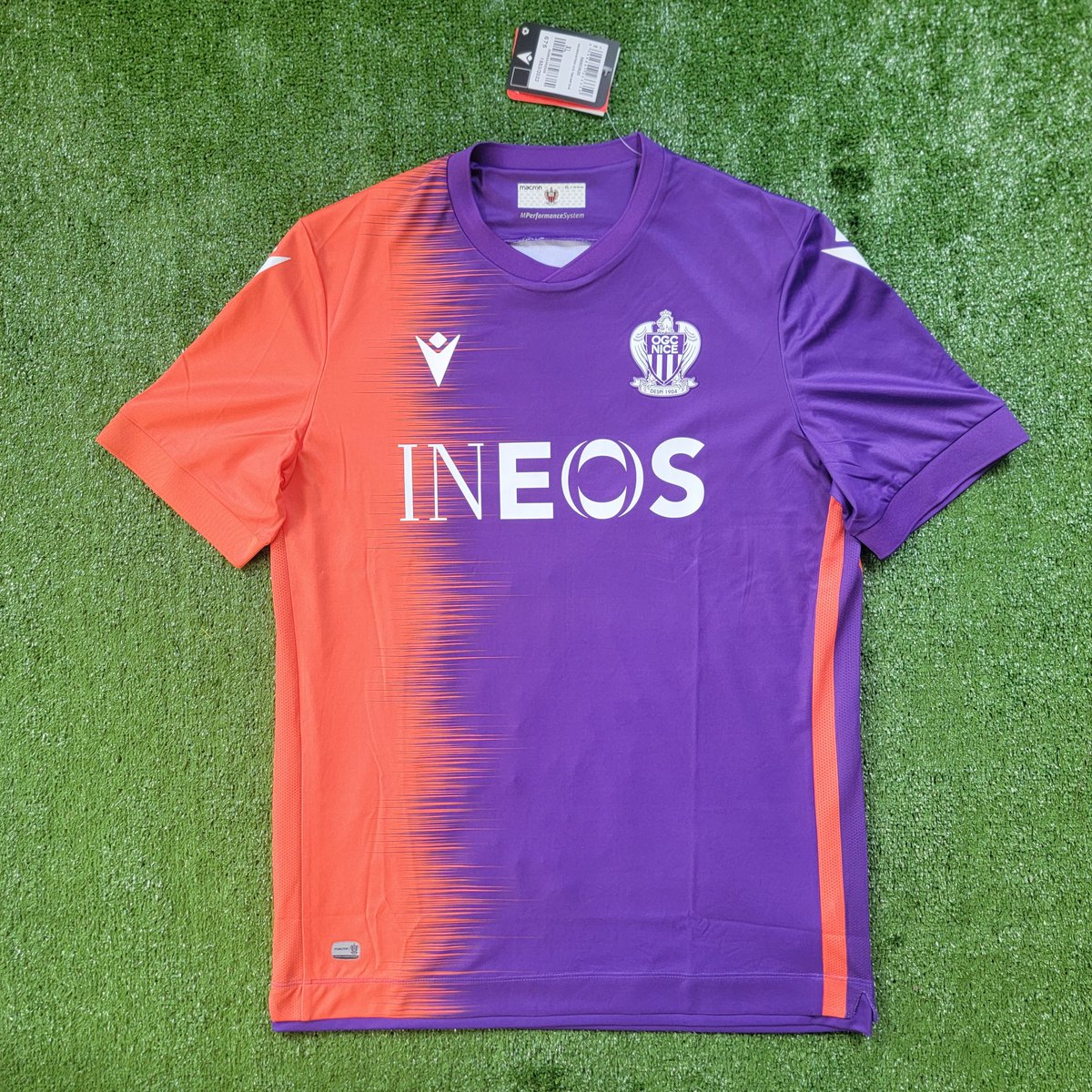 BoxFootballFRA's tweet photo. Oh quel banger ce maillot third de l'OGC Nice saison 2022-2023 🤩🔥
Une pépite qui a déjà ravi bon nombre de clients 🫡
👋 @NissaEbasta @BenNissart_
#BoxFootball #MaillotMystere #Football #Ligue1 #Ligue1UberEats #OGCNice #OGCN #Nice #FootballShirt #FootballKit #FootballJersey https://t.co/VU19X8ixj9