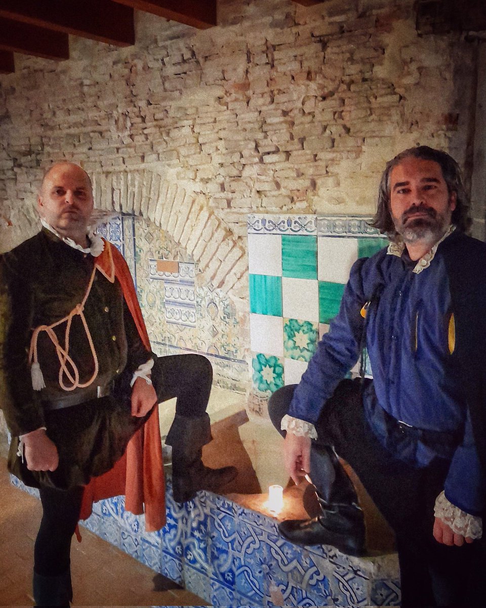 "คợยí єรtá d๏ภ jยคภ tєภ๏гเ๏ קคгค ợยเєภ ợยเєгค คɭg๏ dє éɭ". ¡𝔊𝔯𝔞𝔠𝔦𝔞𝔰! <a href="/LaMadejaTeatro/">La Madeja Teatro</a>

#alfareria21 #alfarear #livealfareria21 #donjuantenorio #teatro #teatrosevilla #lamadejateatro